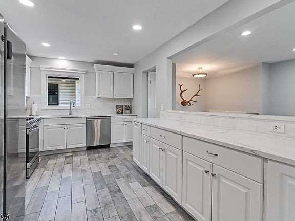 804 Coolidge St - Photo 4 of 20