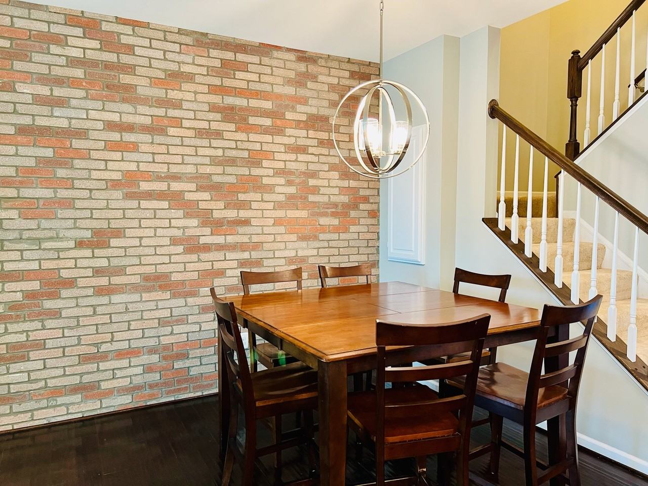 208 Murdoch Sq Se - Photo 7 of 17