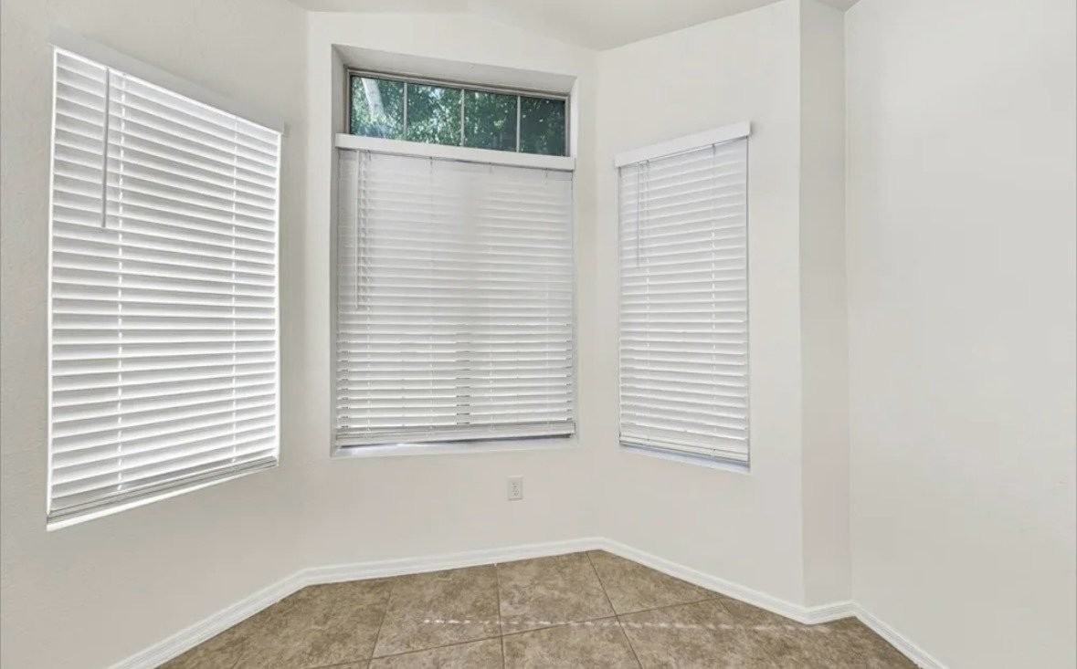 1816 Sw 37th Ave - Photo 4 of 11
