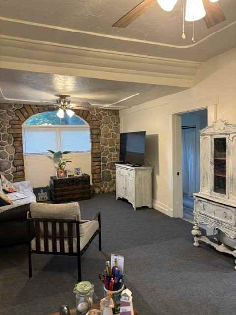 902 E St - Photo 2 of 8