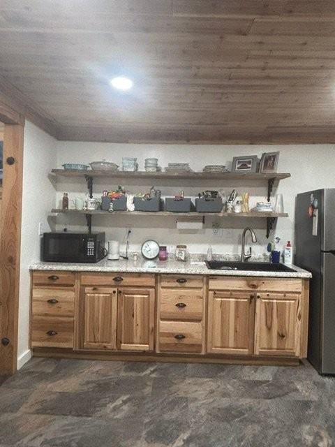 902 E St - Photo 5 of 8