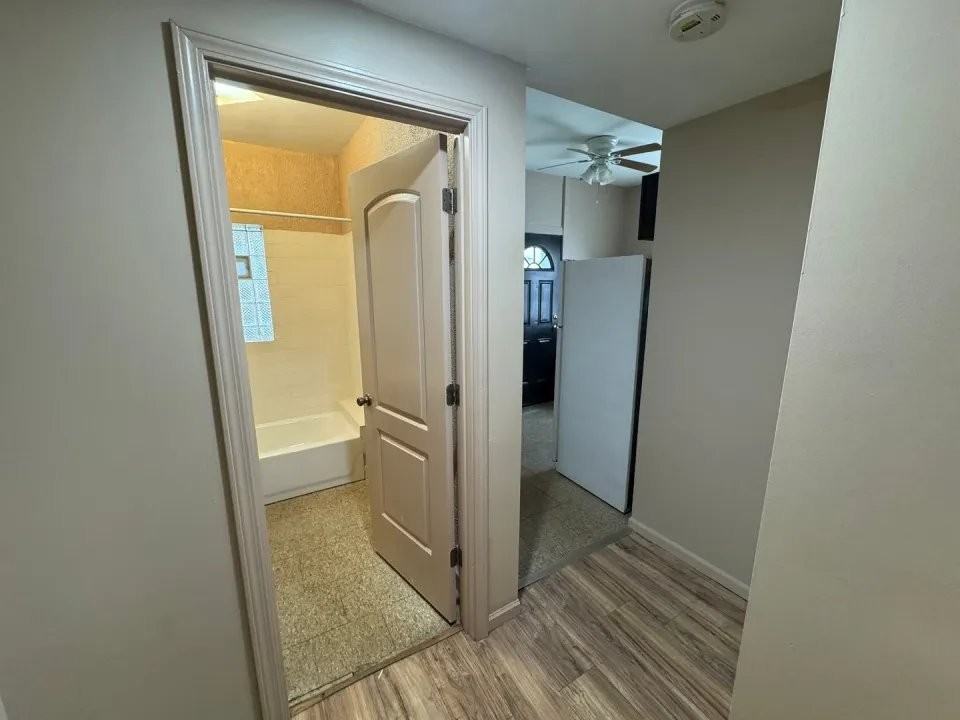 10212 S Doctor Martin Luther - Photo 2 of 12