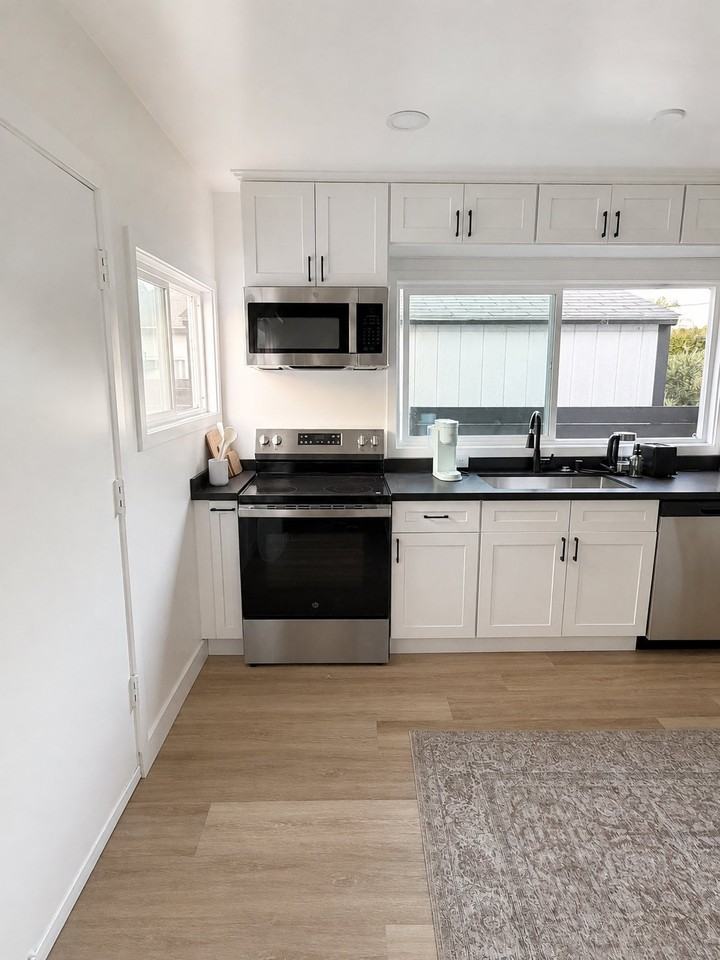 715 1/2 Sunset Ave - Photo 6 of 10