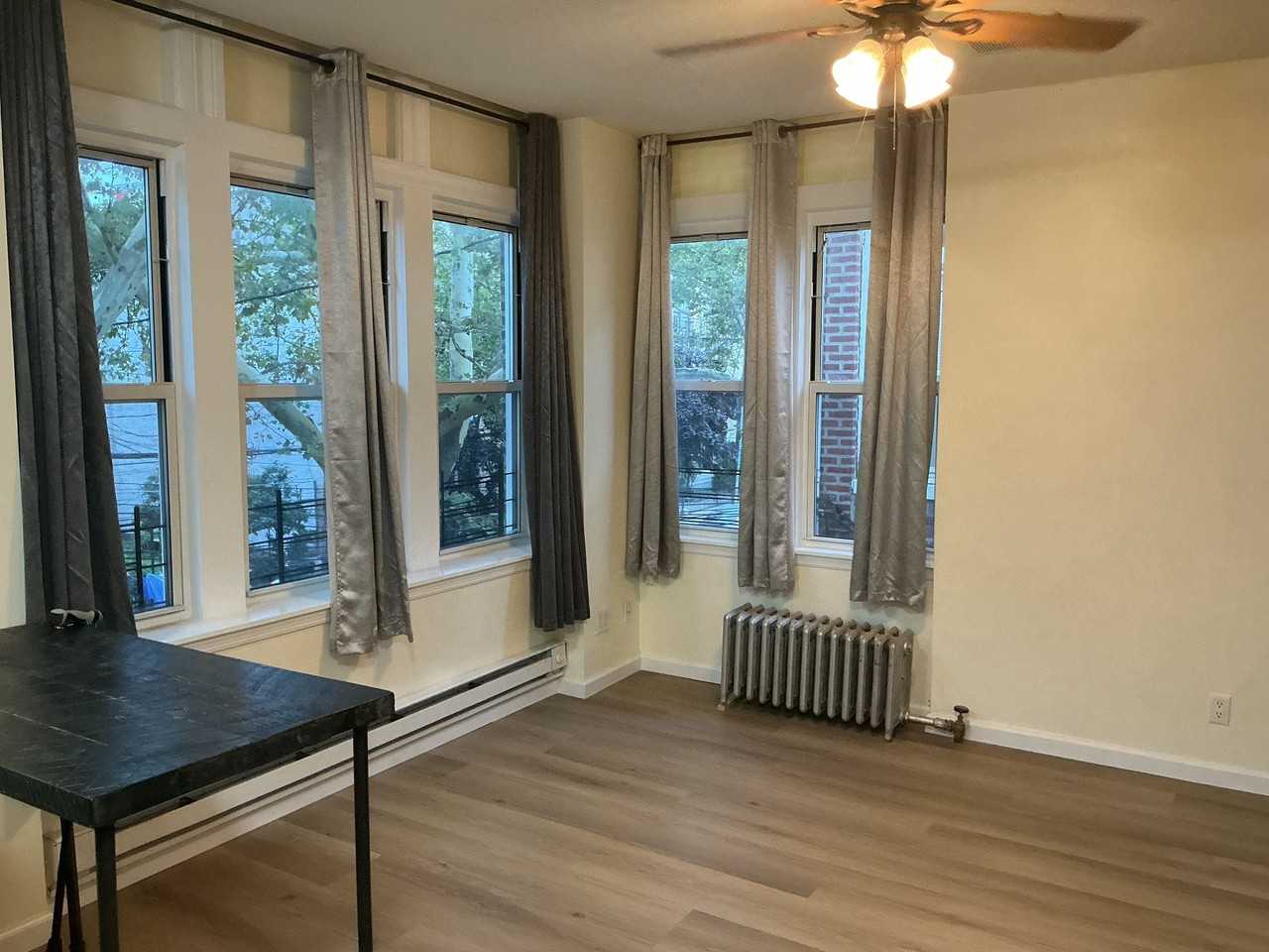 569 Vermont St #2 - Photo 2 of 4