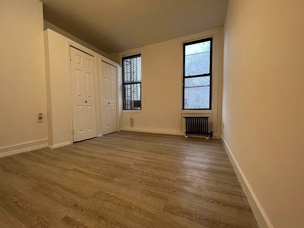 19 Cornelia St #3 - Photo 6 of 10