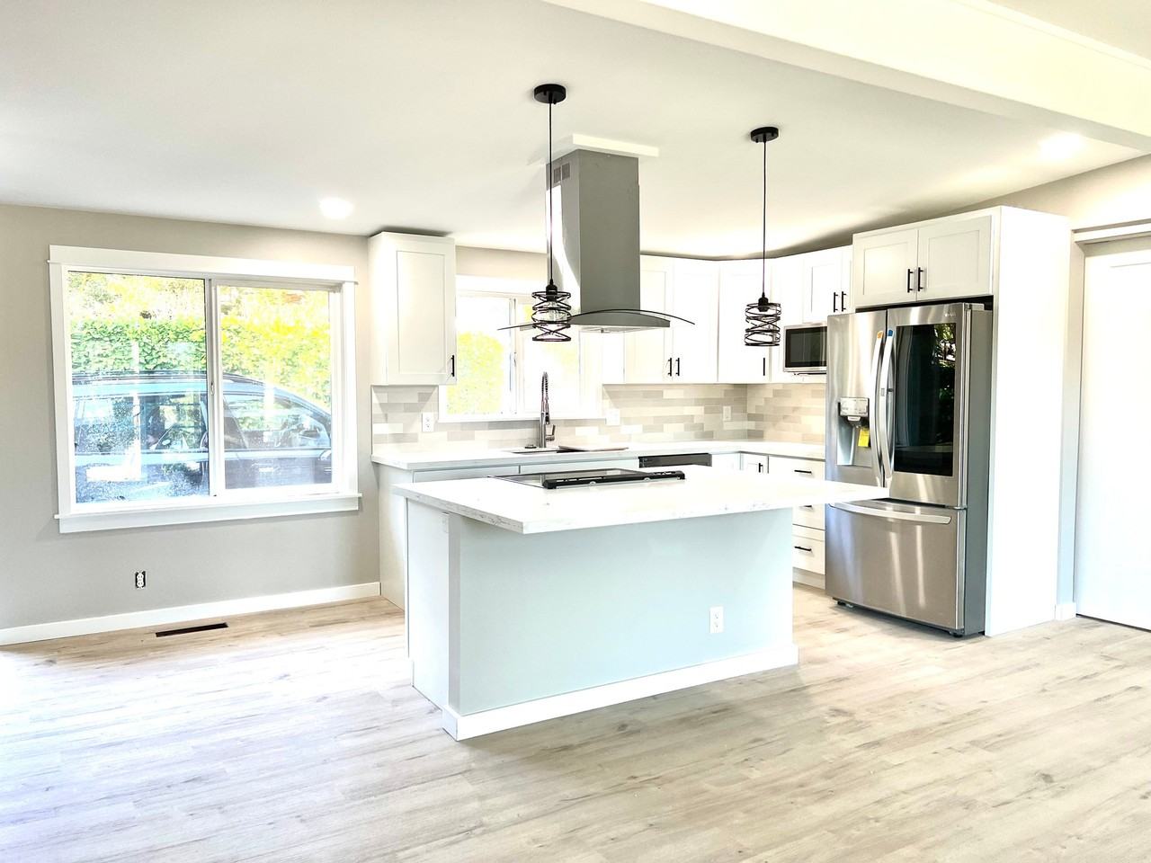 16209 Lake Hills Blvd - Photo 2 of 20