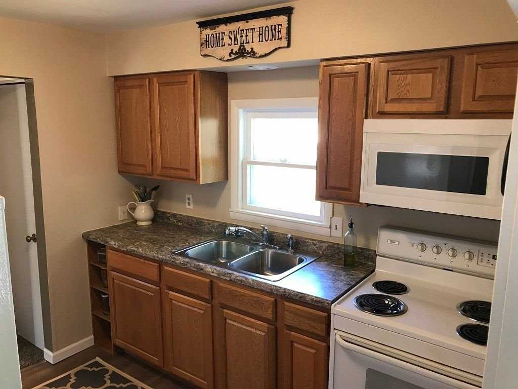 1823 8th St - Photo 3 of 5