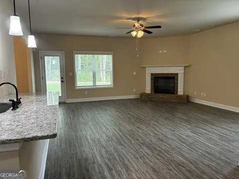 109 Armory Creek Dr - Photo 4 of 14