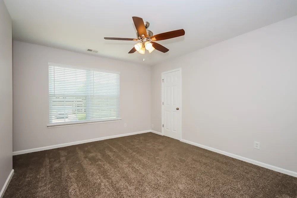123 Executive Center Pl - Photo 4 of 10