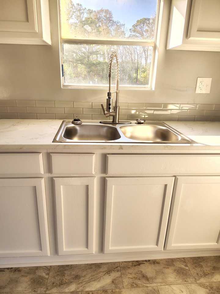 25 Carson Ave - Photo 7 of 8