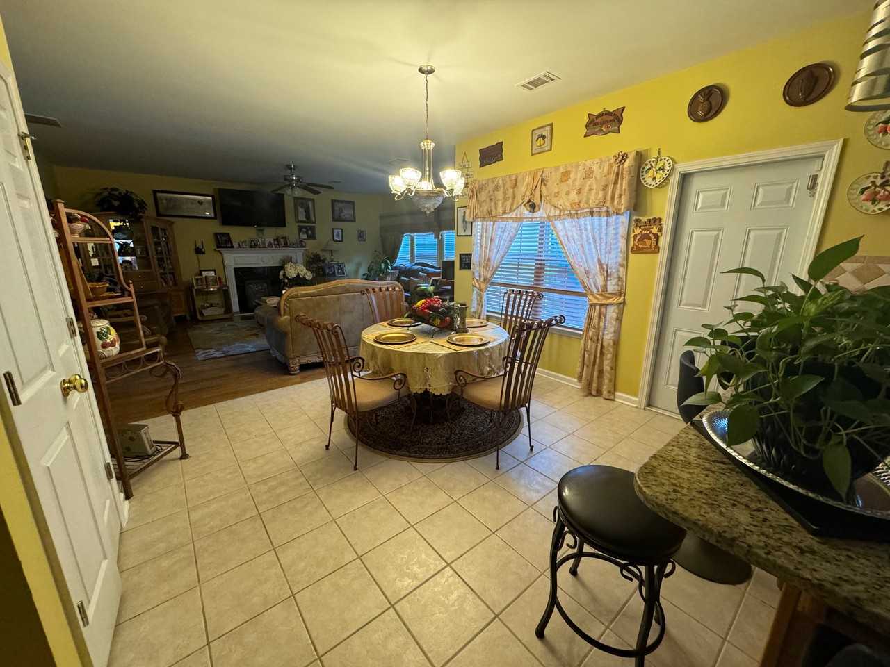 2317 Mitford Ct - Photo 2 of 7