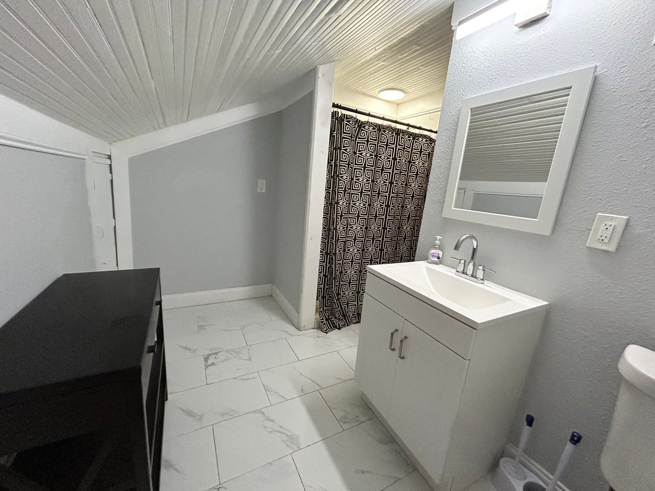 49 Lakeside Ave - Photo 5 of 18