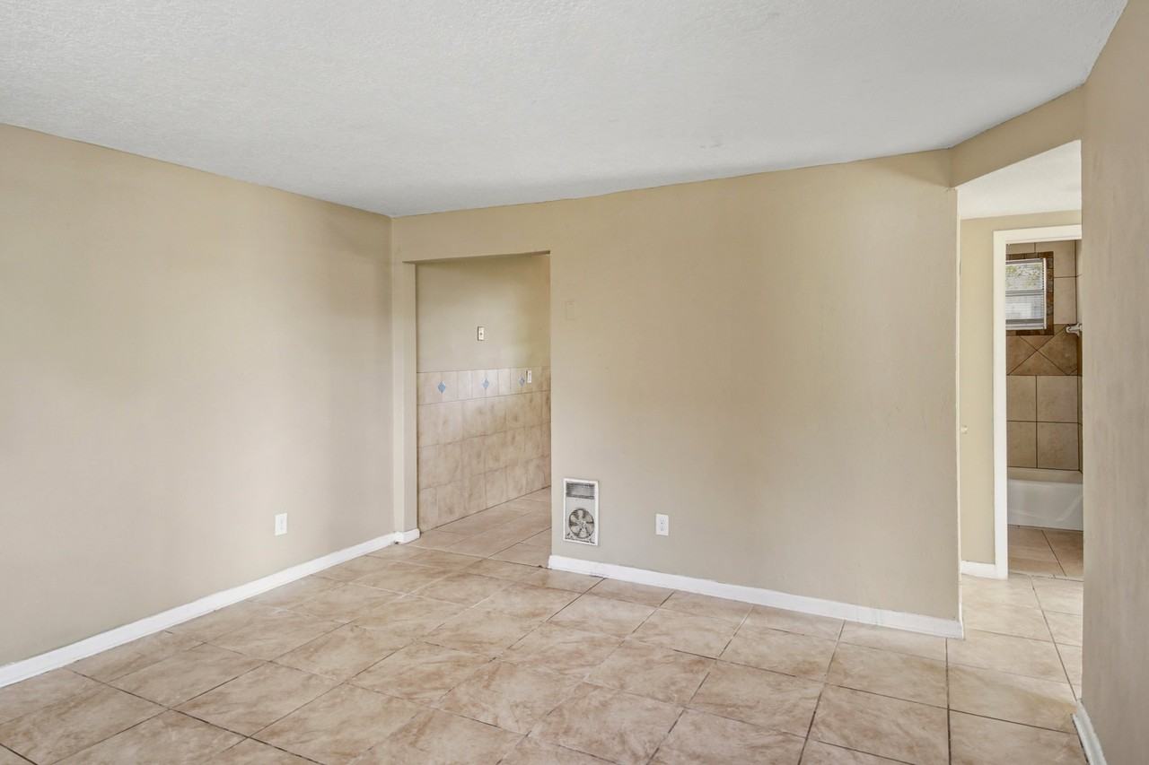 11628 Charlie Rd #5 - Photo 3 of 17