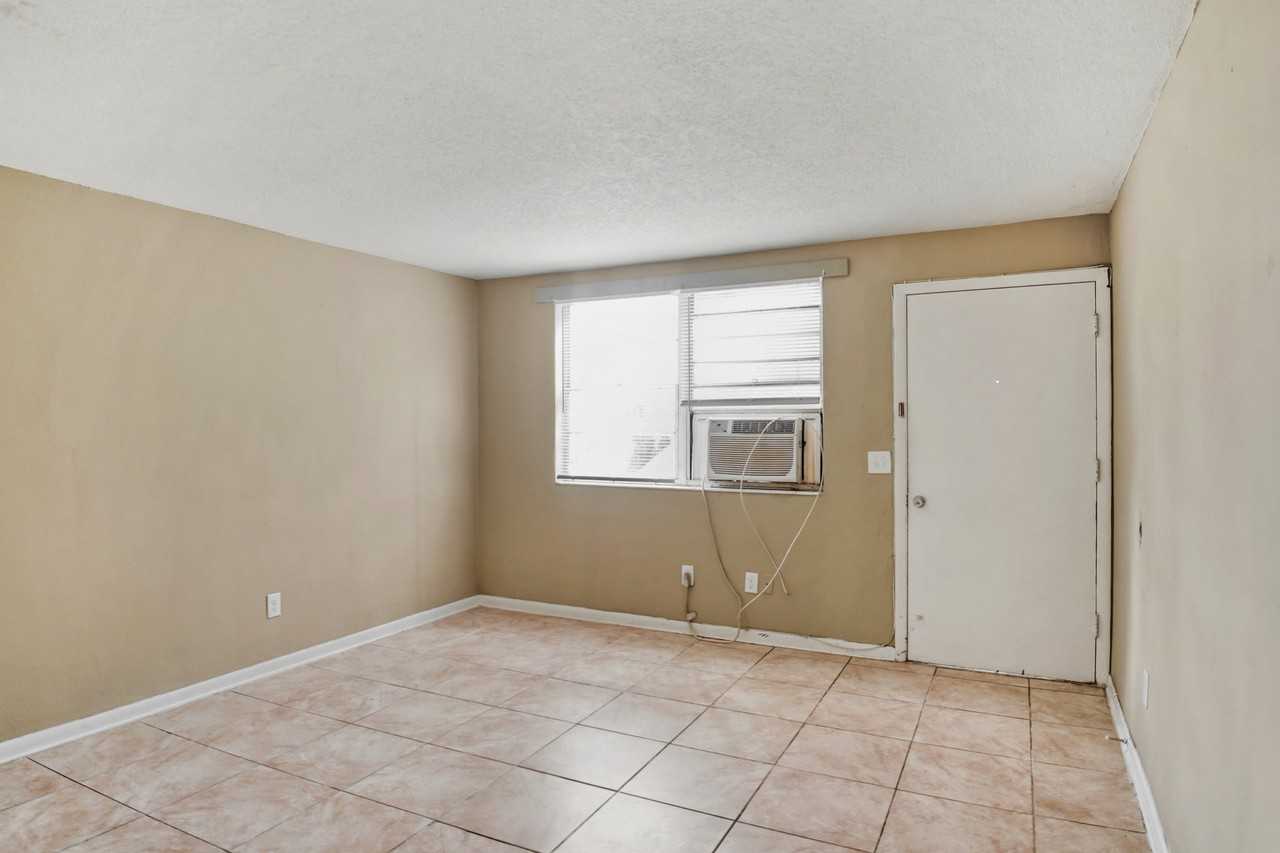 11628 Charlie Rd #5 - Photo 4 of 17