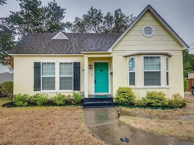 118 S Stewart Ave - Photo 2 of 9
