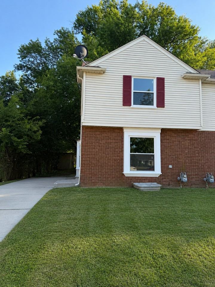 21748 Moross Rd - Photo 2 of 20