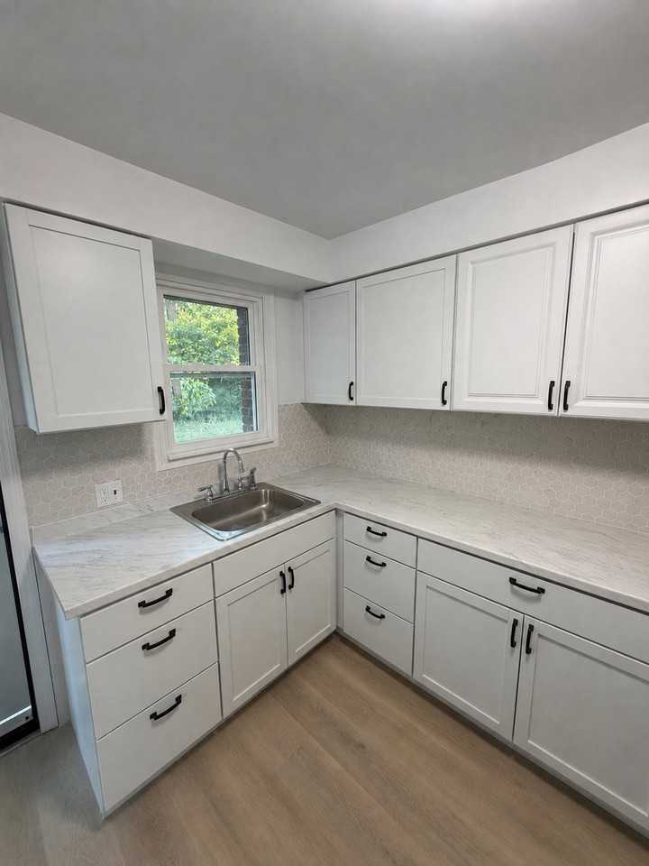 21748 Moross Rd - Photo 3 of 20