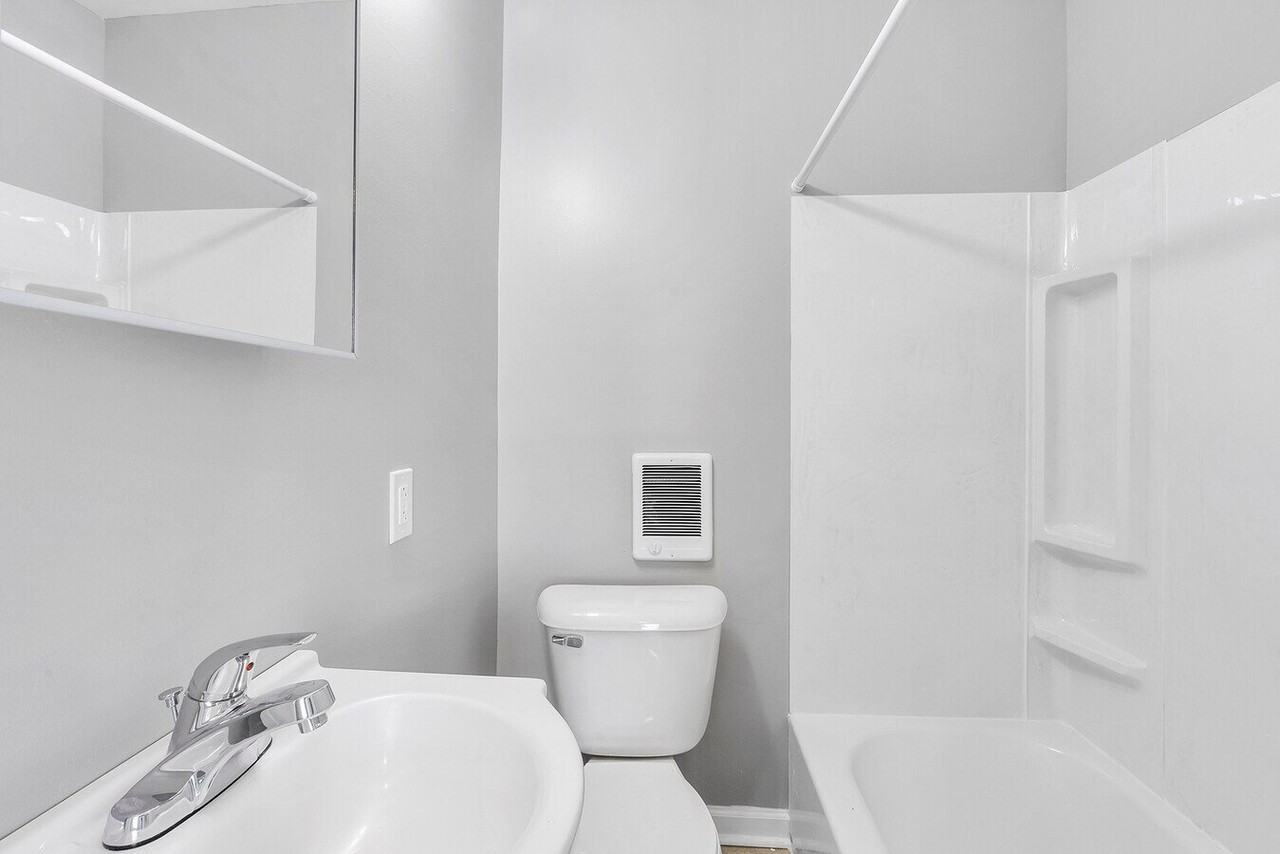 2100 W Tioga St #A - Photo 5 of 7