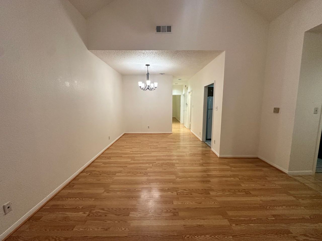 1906 Robbins Pl #308 - Photo 5 of 29