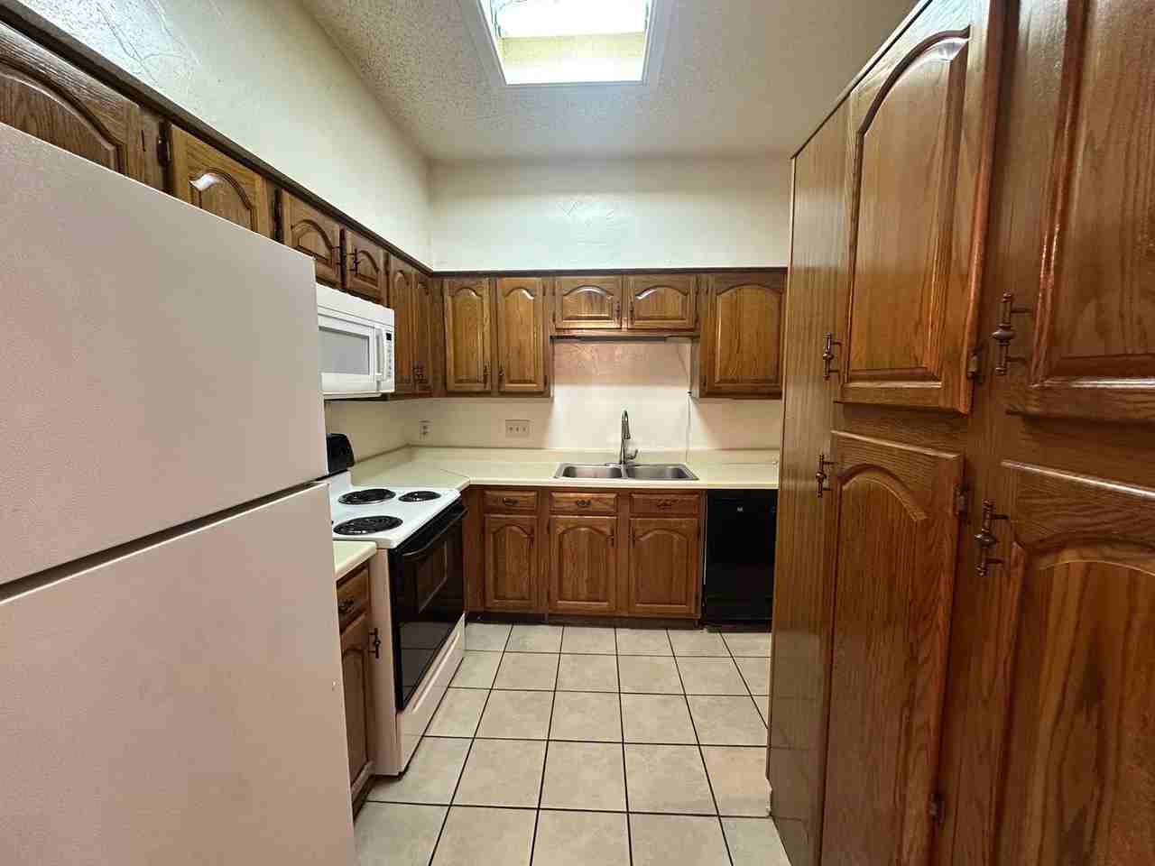 1906 Robbins Pl #308 - Photo 6 of 29
