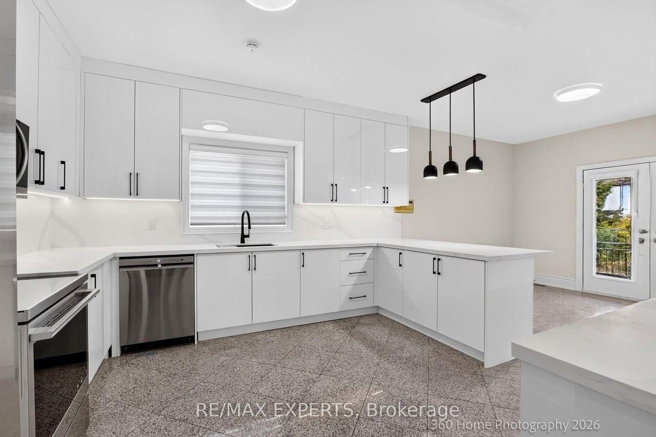 38A Marcia Avenue - Photo 2 of 26