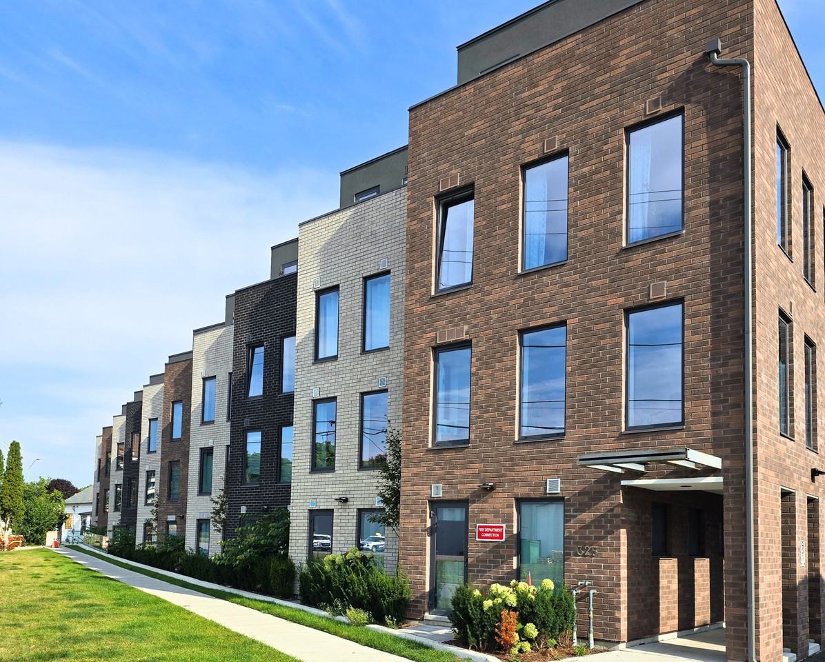 325 University Avenue West #112 - Photo 6 of 6