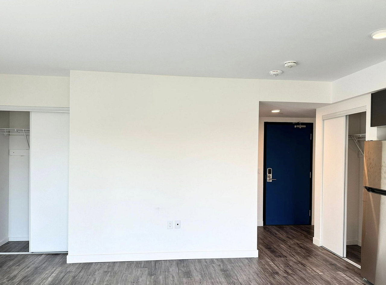 325 University Avenue West #112 - Photo 2 of 6