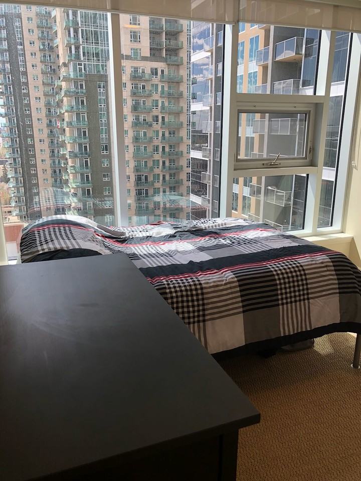 211 13 Ave Se - Photo 5 of 31