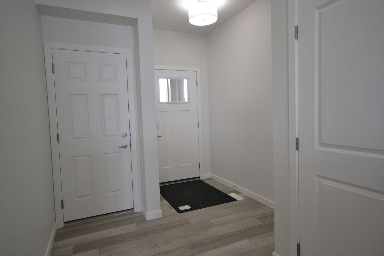 215 Mallard Grove Se - Photo 3 of 37