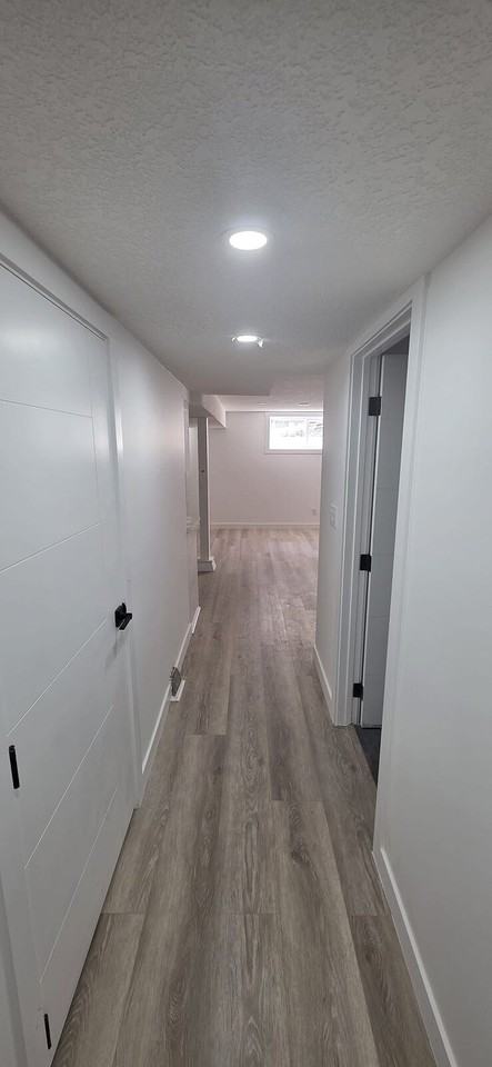 24 45 St Sw - Photo 4 of 8