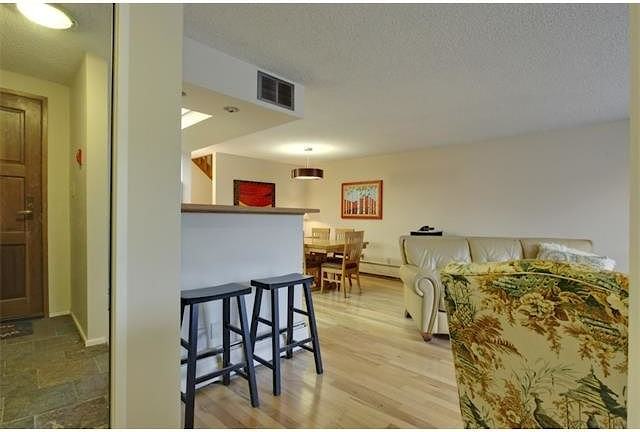 1215 Cameron Ave Sw - Photo 2 of 24