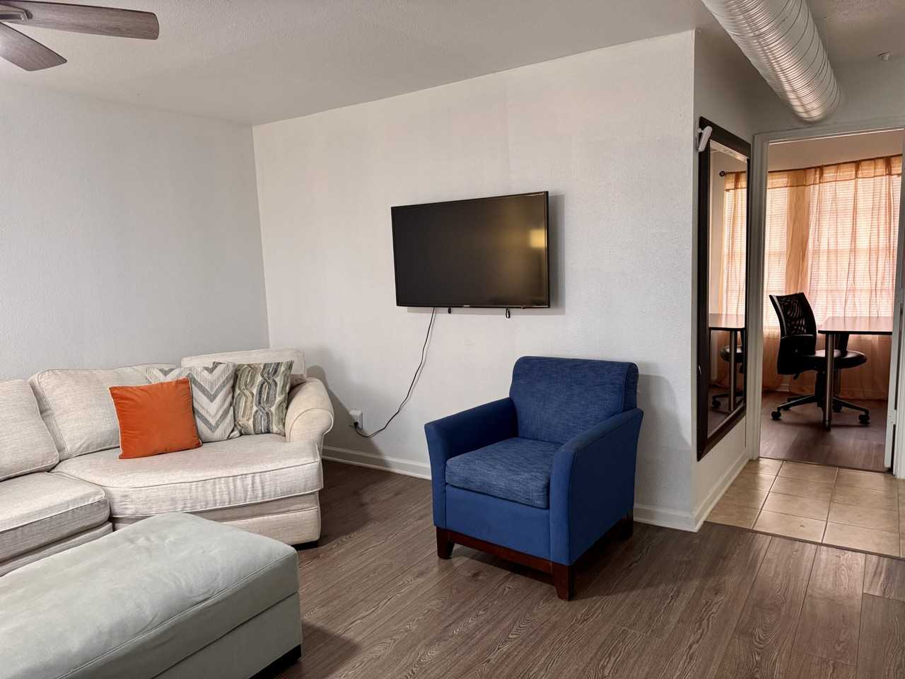 525 Towne House Ln #525 - Photo 4 of 22