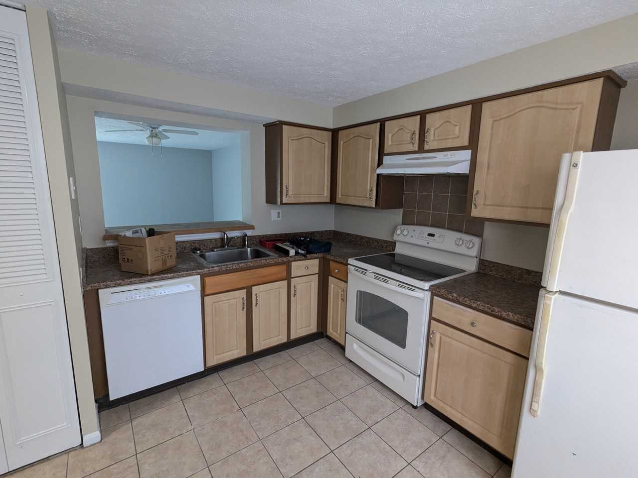 45 Vanderbilt Ct #45 - Photo 3 of 12