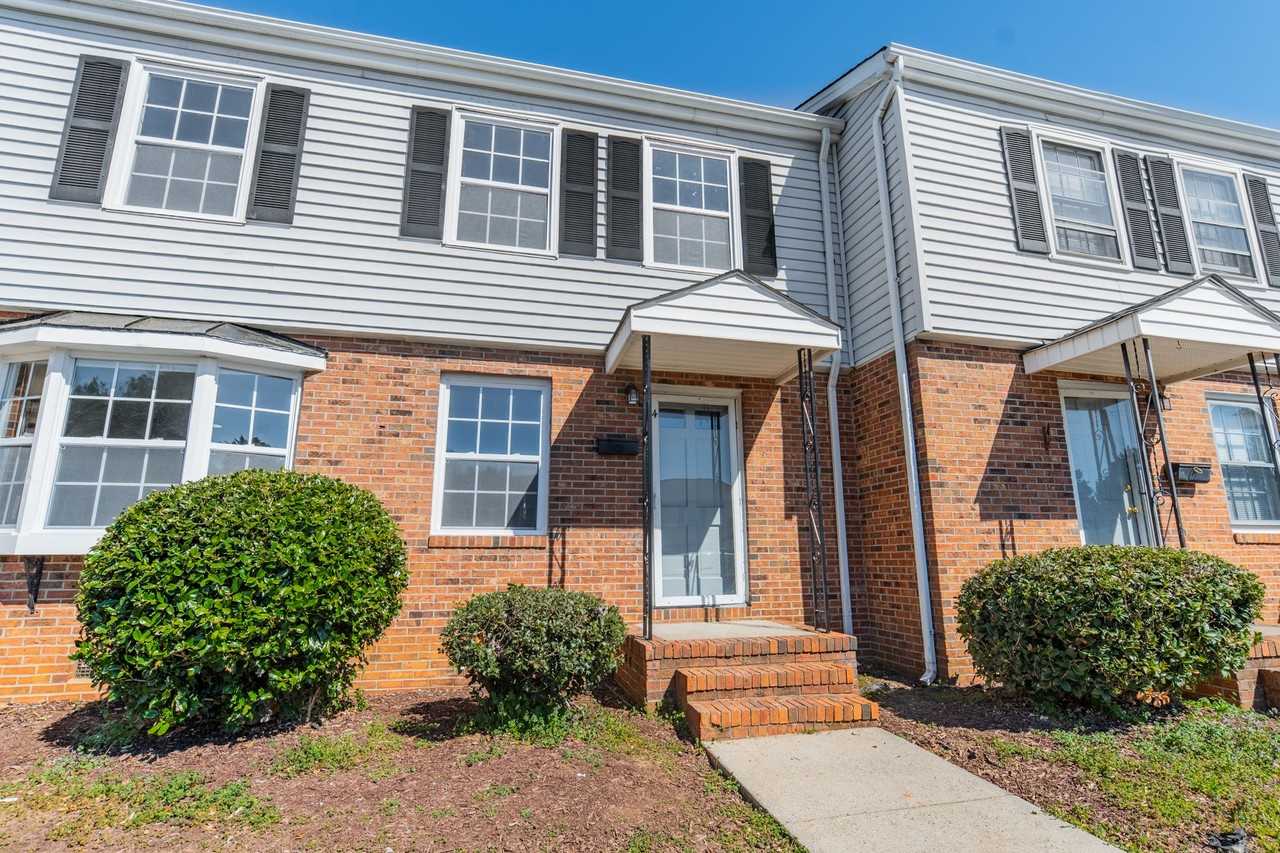 2200 Williamsburg Dr #17