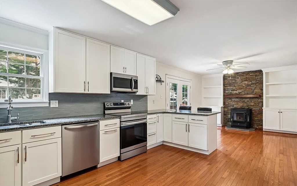 103 Huntington Ct #NA - Photo 3 of 12