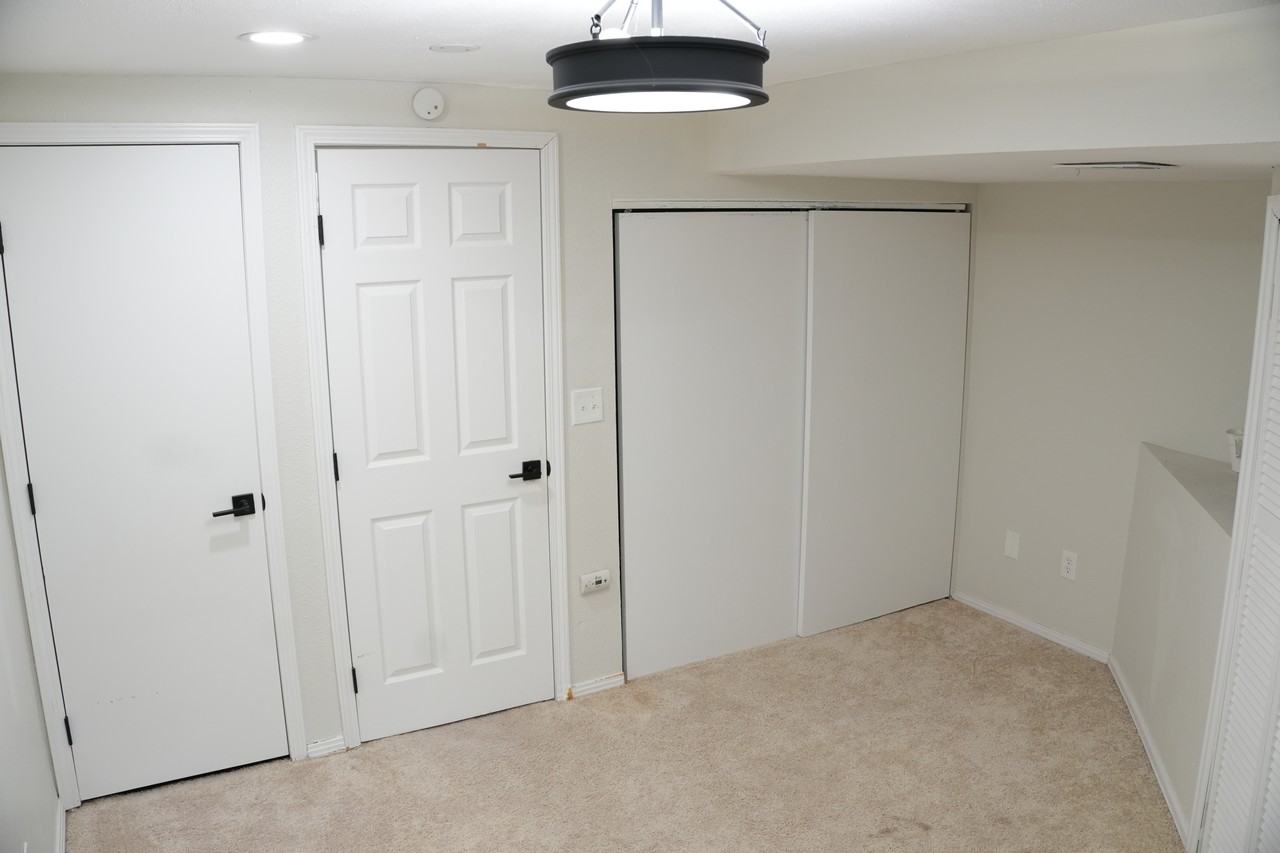 2607 E Nichols Cir #2607 - Photo 3 of 12