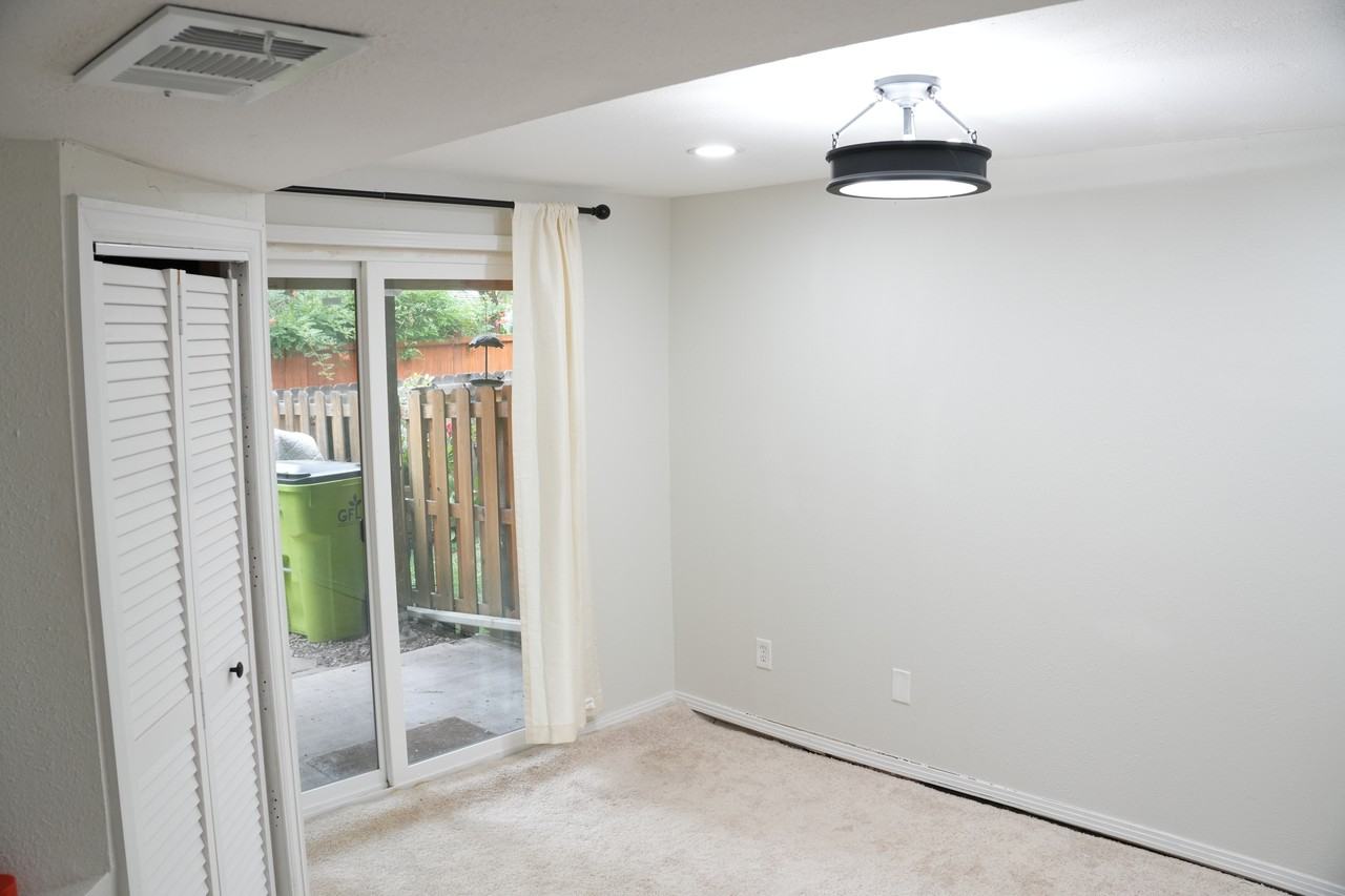 2607 E Nichols Cir #2607 - Photo 4 of 12
