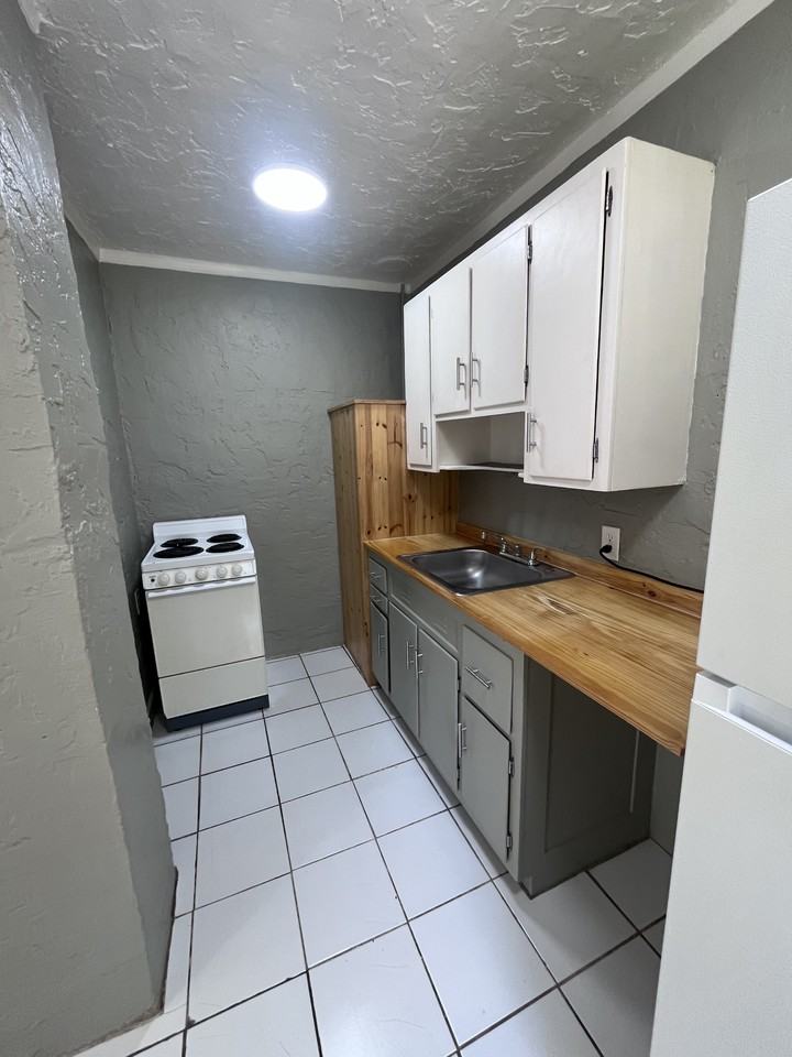 295 E Fort Dade Ave #295 - Photo 2 of 8