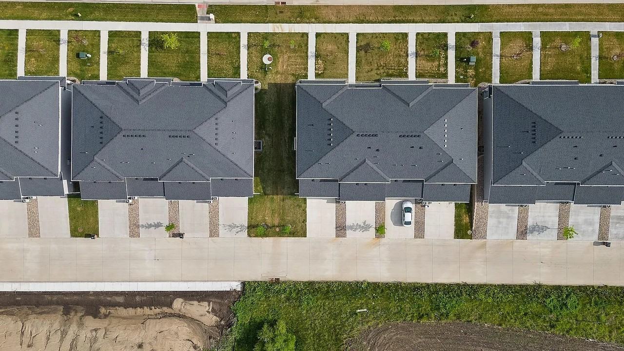 16637 Wilden Dr #16637 - Photo 4 of 35