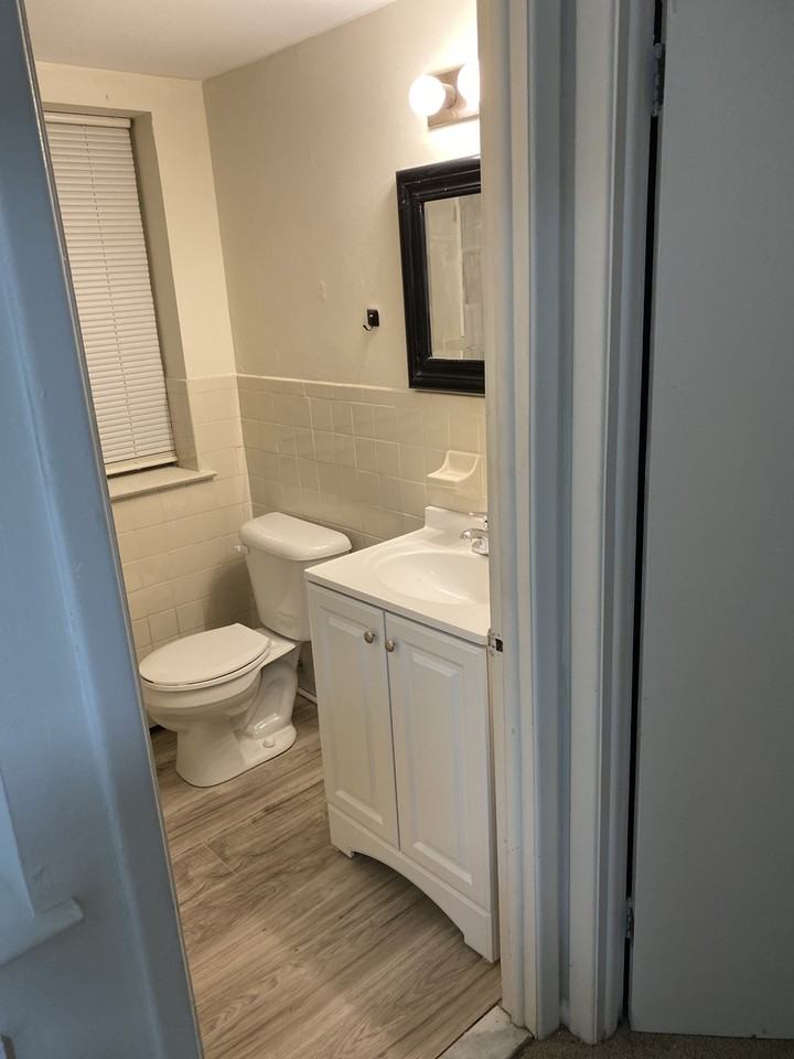 1100 Tyson Ave #A6 - Photo 5 of 7