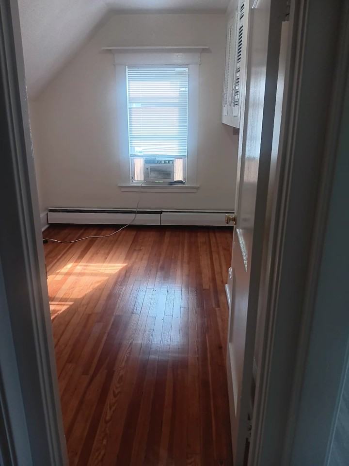 1032 Campbell Ave #3rdFL - Photo 6 of 16