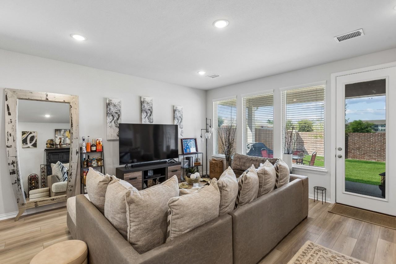 1116 Redcoat Dr #NA - Photo 4 of 15