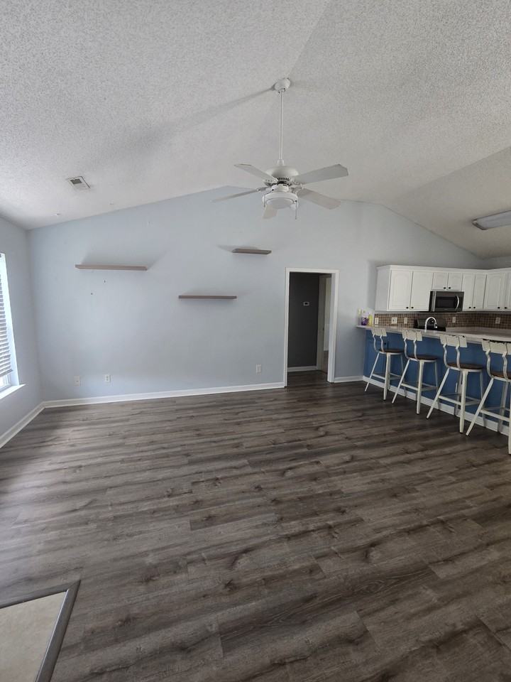 9550 Leeds Cir #NA - Photo 4 of 15