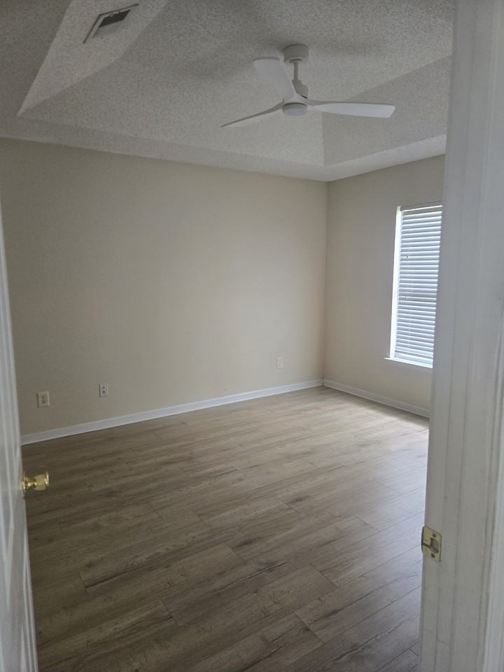 9550 Leeds Cir #NA - Photo 5 of 15