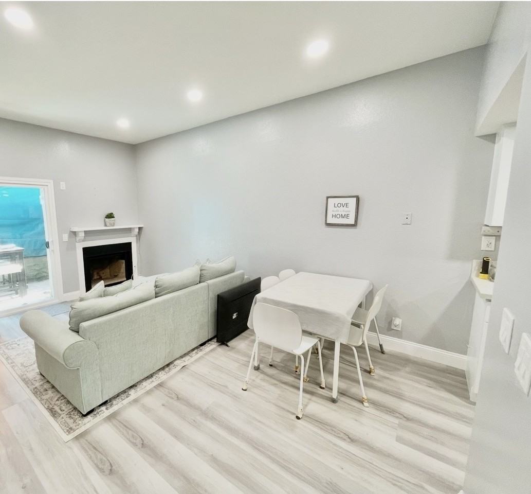 8322 Bolsa Ave
