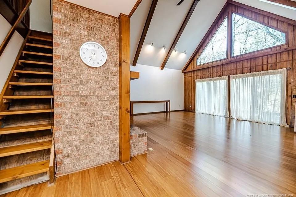1906 Wedgewood Dr #NA - Photo 3 of 39