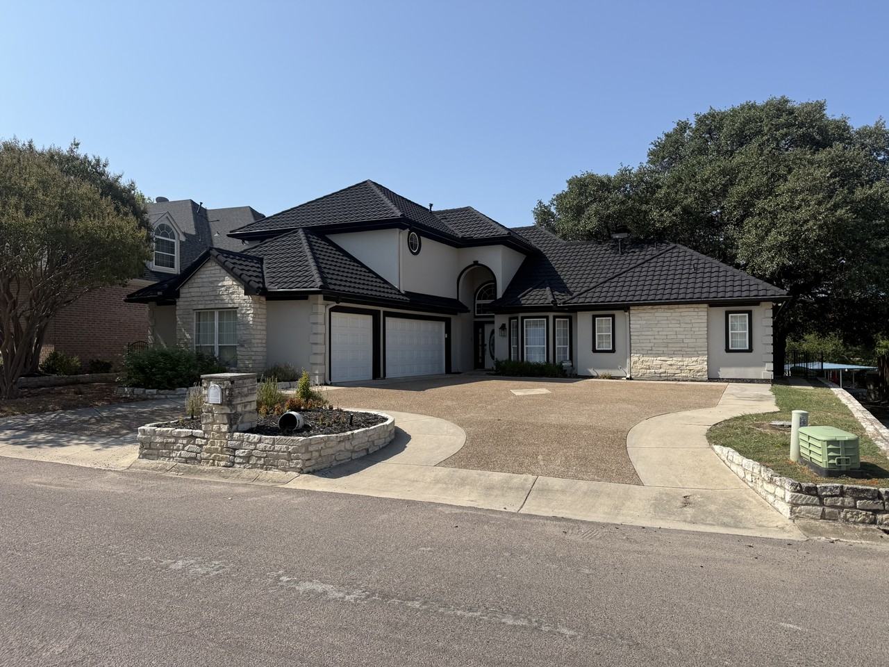 8517 Woodlake Cir #NA - Photo 5 of 9
