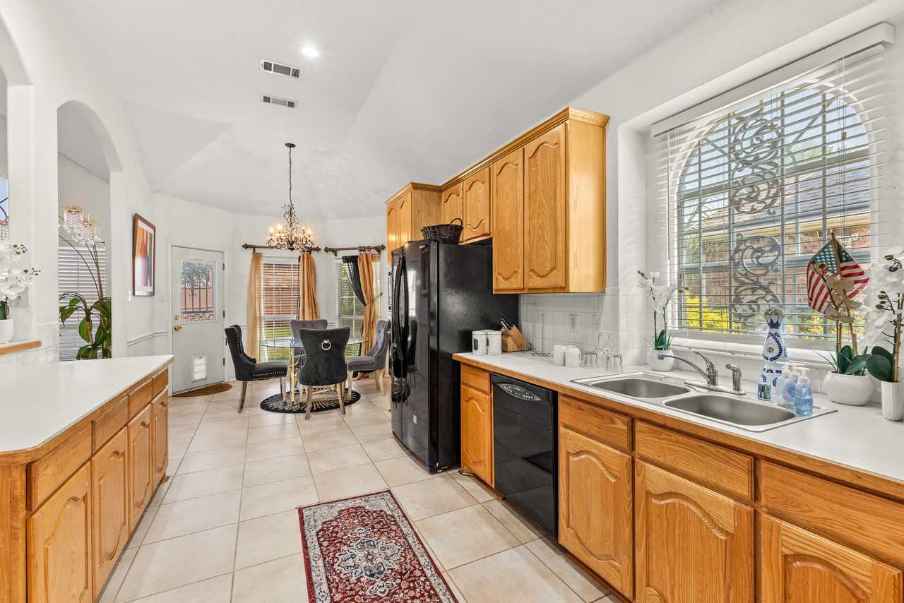 5231 Kathryn Dr #NA - Photo 4 of 11