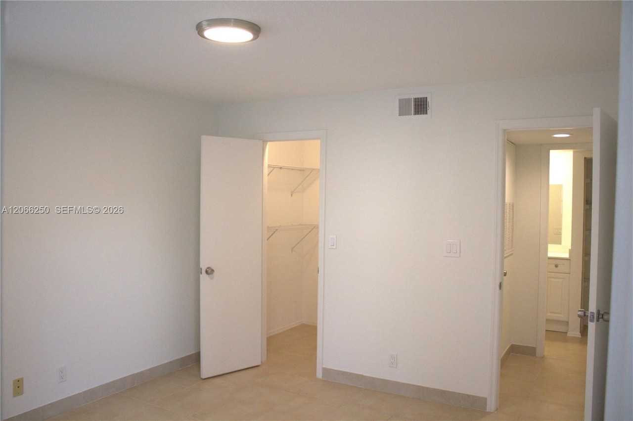 2826 South University Drive #3203 - Photo 5 of 8