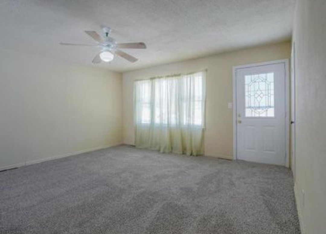 3204 N Pleasant St #NA - Photo 3 of 17